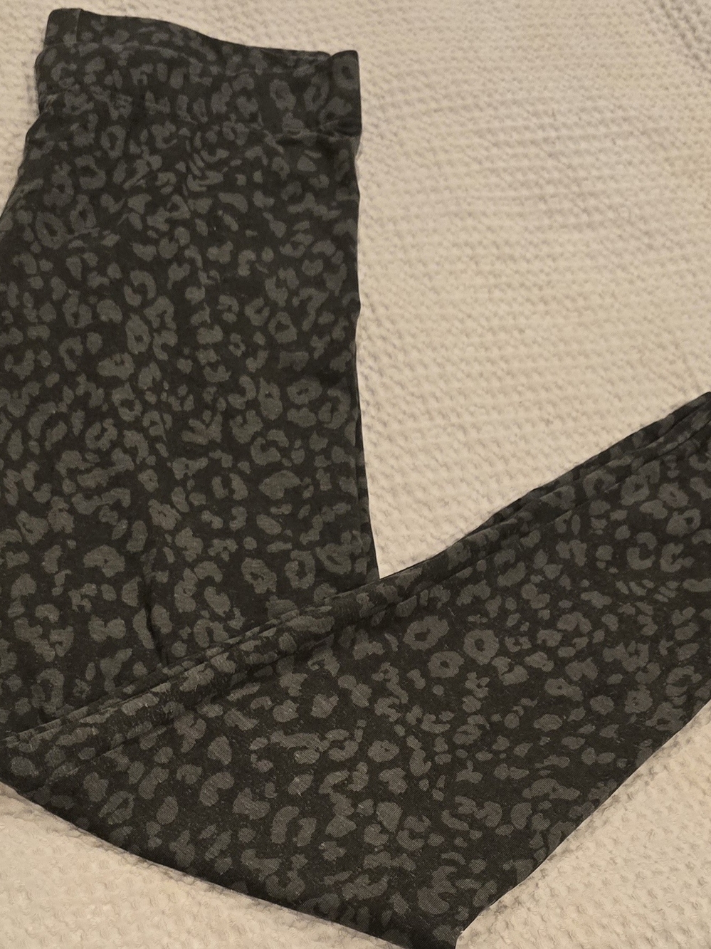 Old Navy Charcoal and Gray Leopard Leggings, Women's M, Like New